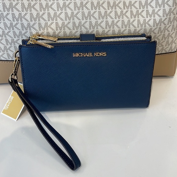 MICHAEL KORS LARGE DOUBLE ZIP WRISTLET WALLET PHONE CASE 
Navy 
NWT - Picture 3 of 16